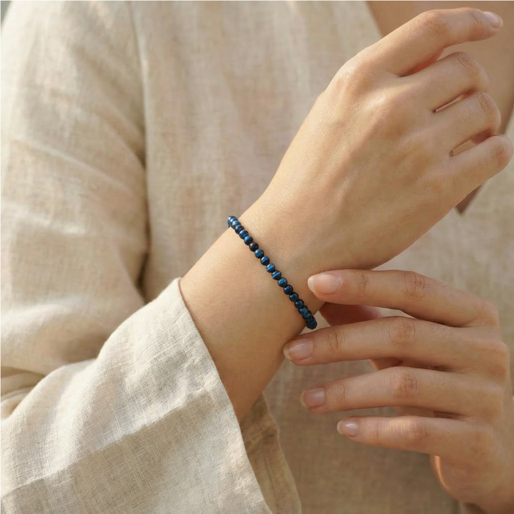 Bracelet fin en œil de tigre bleu naturel — Perles 4 mm