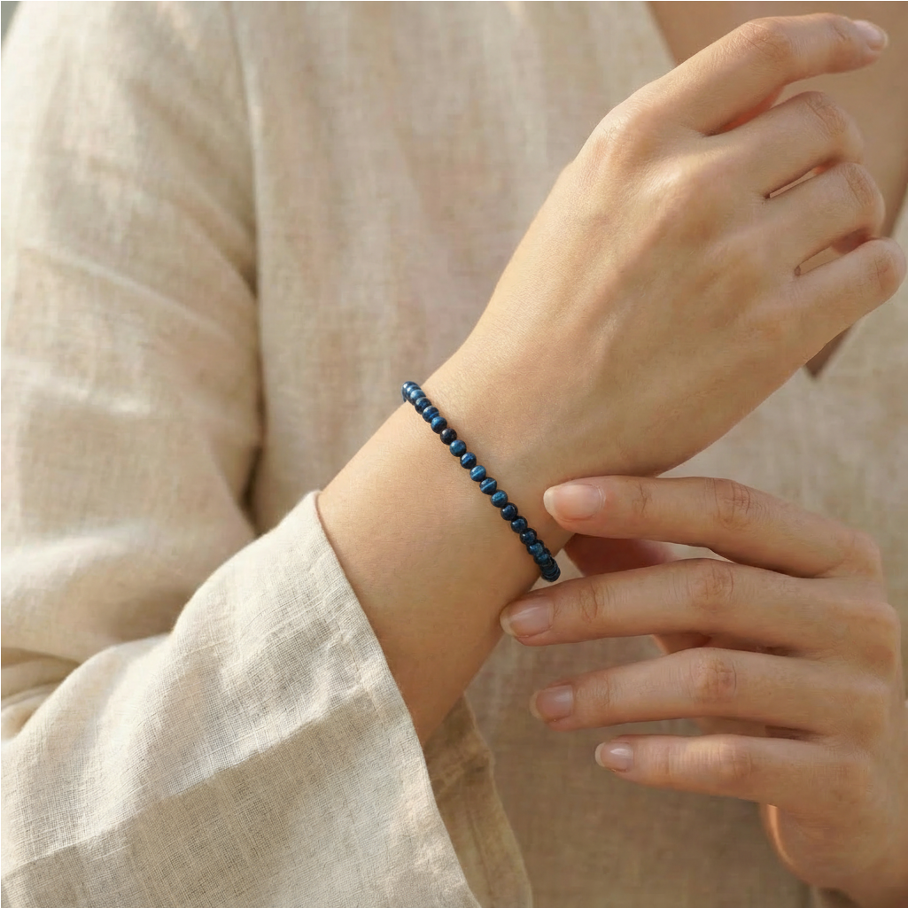 Bracelet fin en œil de tigre bleu naturel — Perles 4 mm